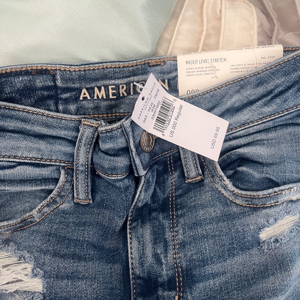 American eagle distressed jeans never worn with tags size 000